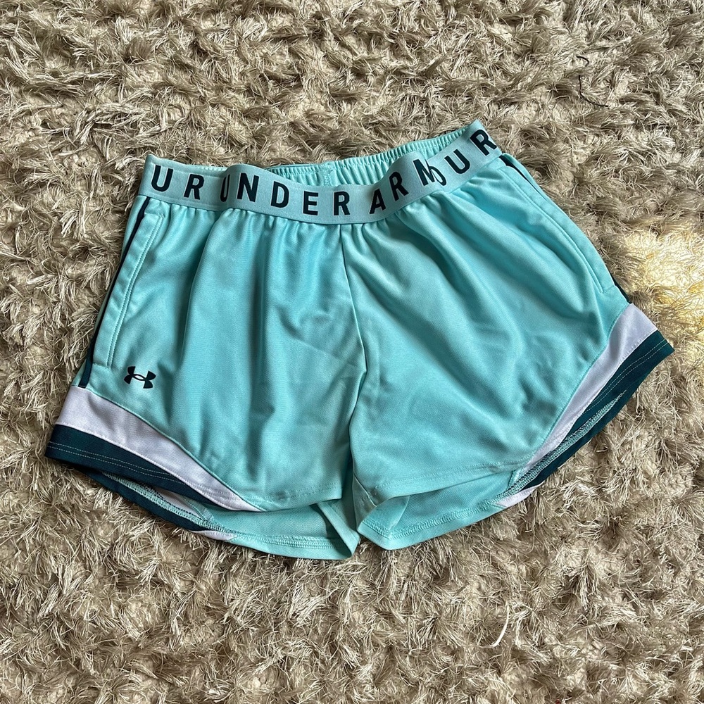 women’s small blue underarmour shorts
